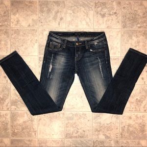 Women’s Vigoss Sz. 3/4; 27 jeans!
